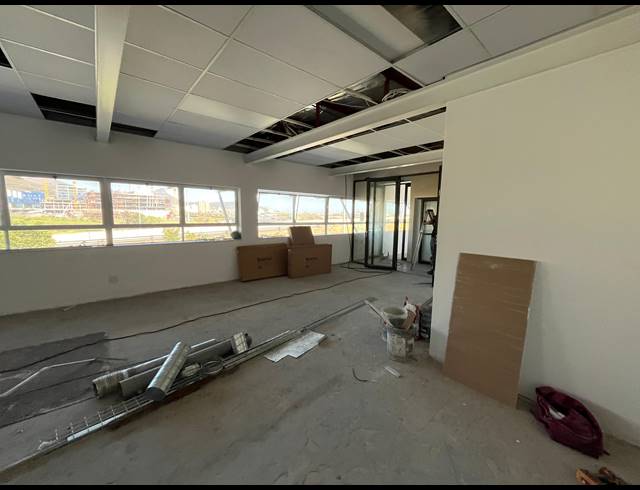 93M² BUSINESS TO LET IN MAITLAND